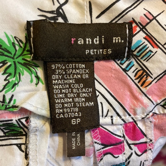 Randi M. Petites pleated skirt AOP illustrated pattern - Picture 4 of 5